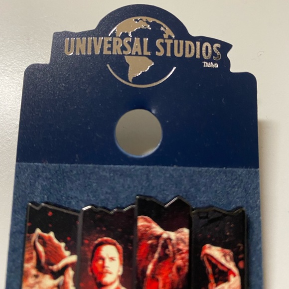 Universal Studios Jurassic World Red Pin New - Picture 4 of 11